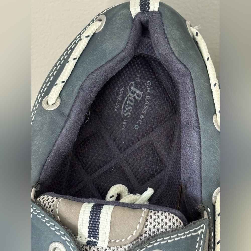 Men's Bass Gray and Navy Boat Shoes - Picture 6 of 8